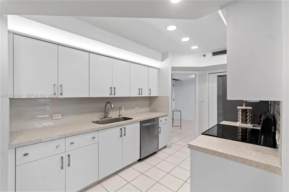 20191 E Country Club Dr #407 Aventura, FL 33180