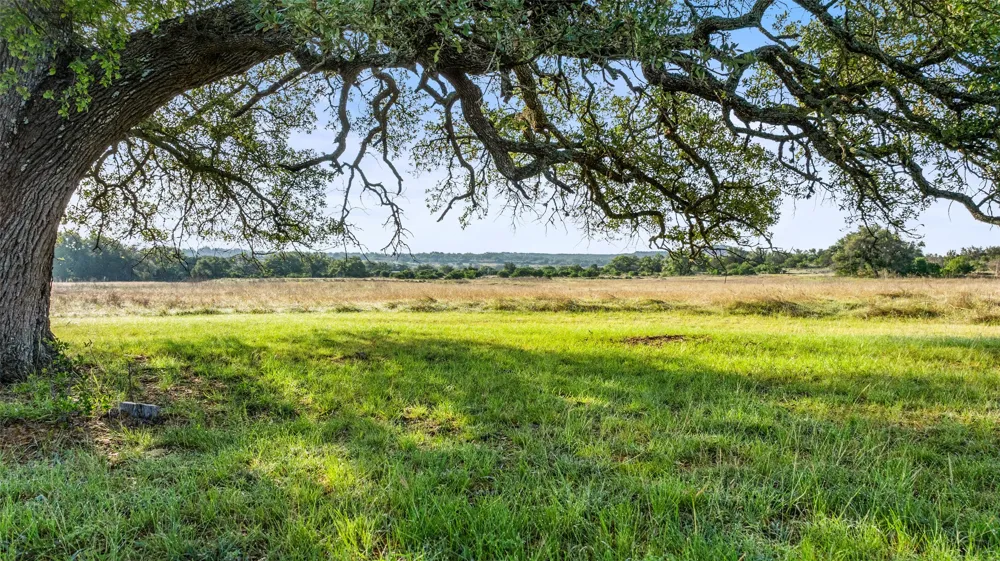 4 Vista Ridge Drive Round Mountain, TX 78663