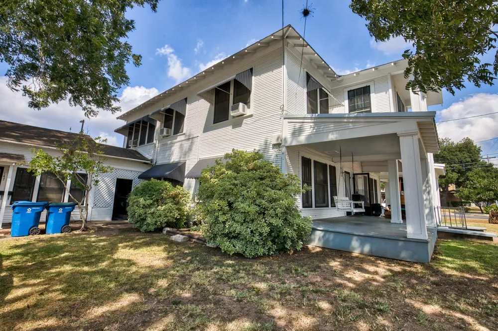 158 E Colorado La Grange, TX 78945