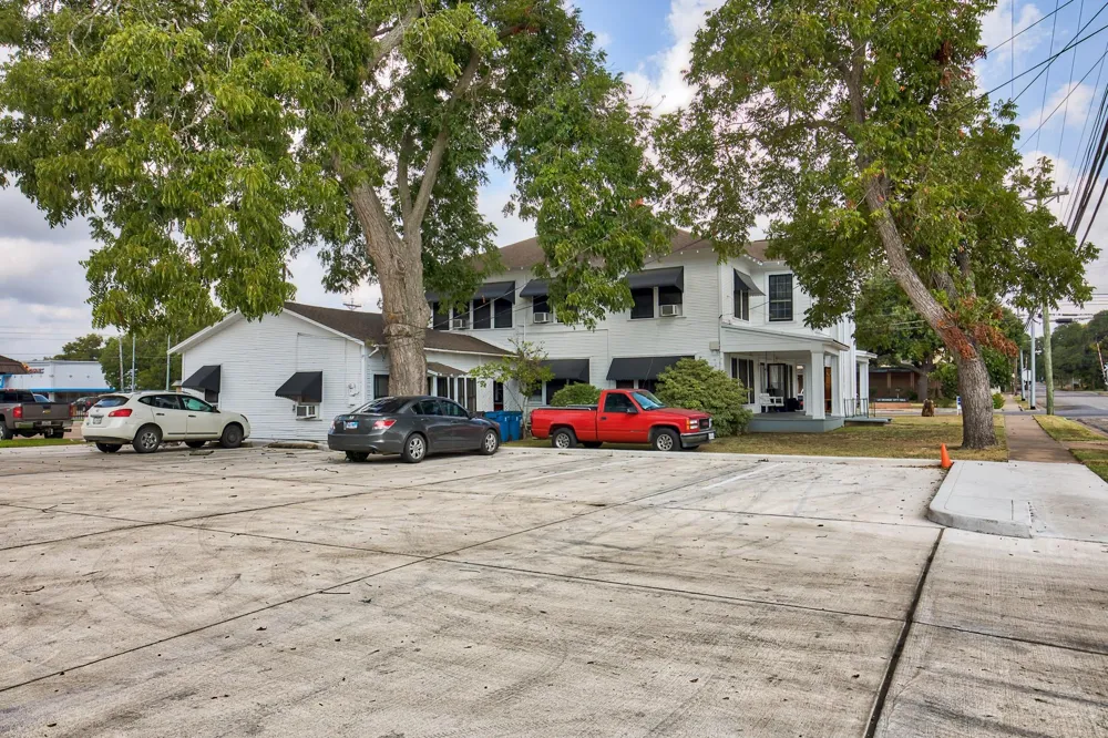 158 E Colorado La Grange, TX 78945