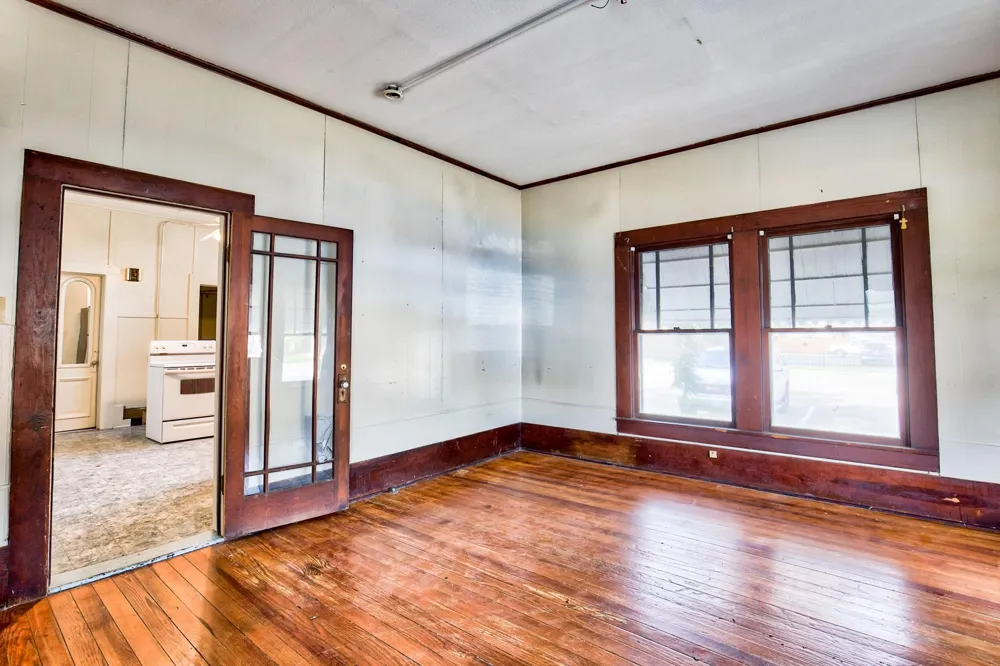 158 E Colorado La Grange, TX 78945
