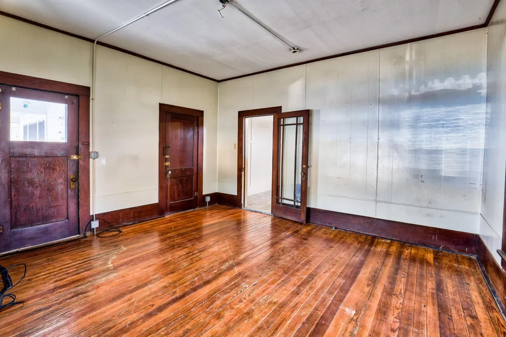 158 E Colorado La Grange, TX 78945