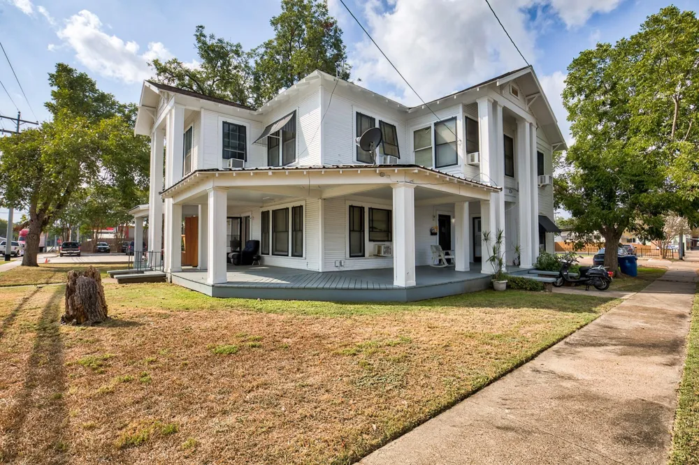 158 E Colorado La Grange, TX 78945