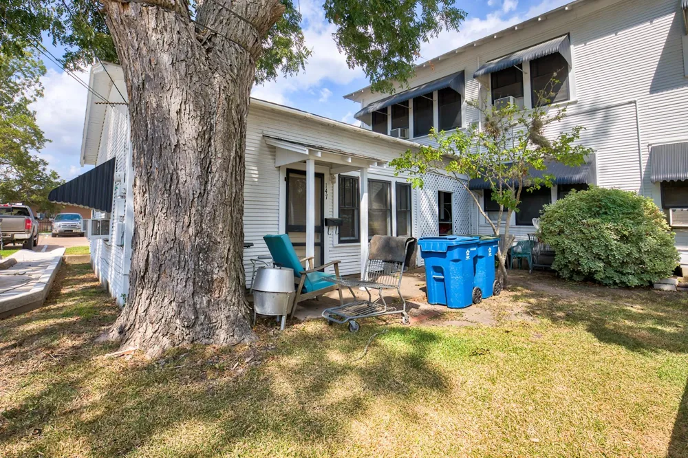 158 E Colorado La Grange, TX 78945