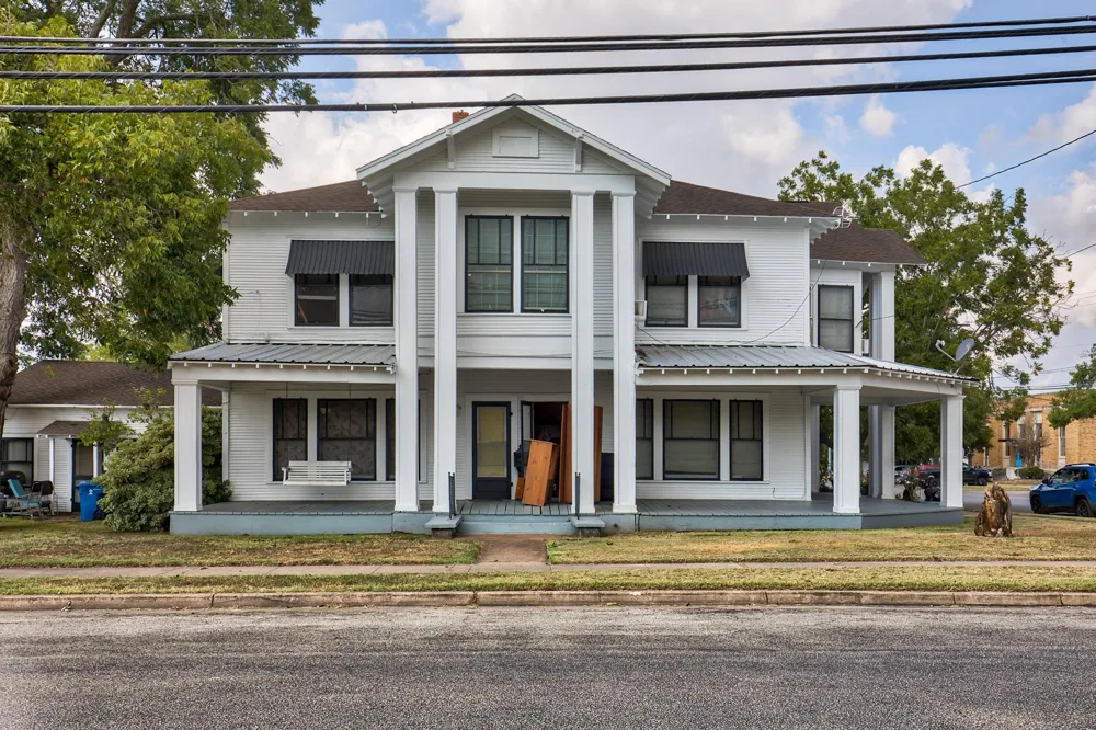 158 E Colorado La Grange, TX 78945