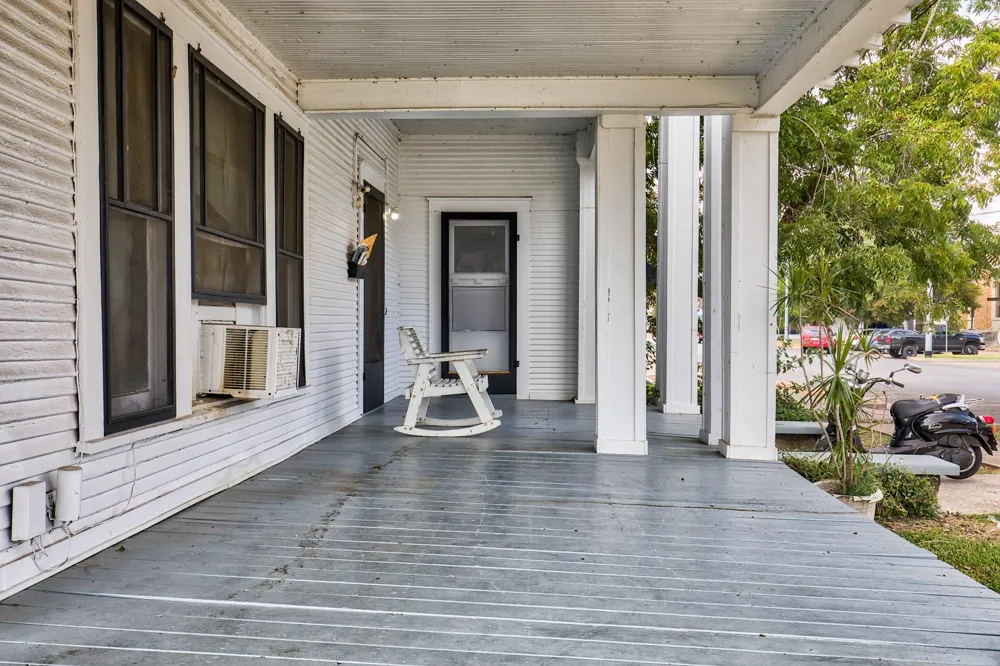 158 E Colorado La Grange, TX 78945