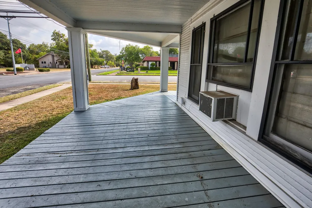 158 E Colorado La Grange, TX 78945