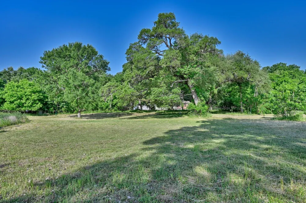 2917 Twisted Oak Drive Brenham, TX 77833