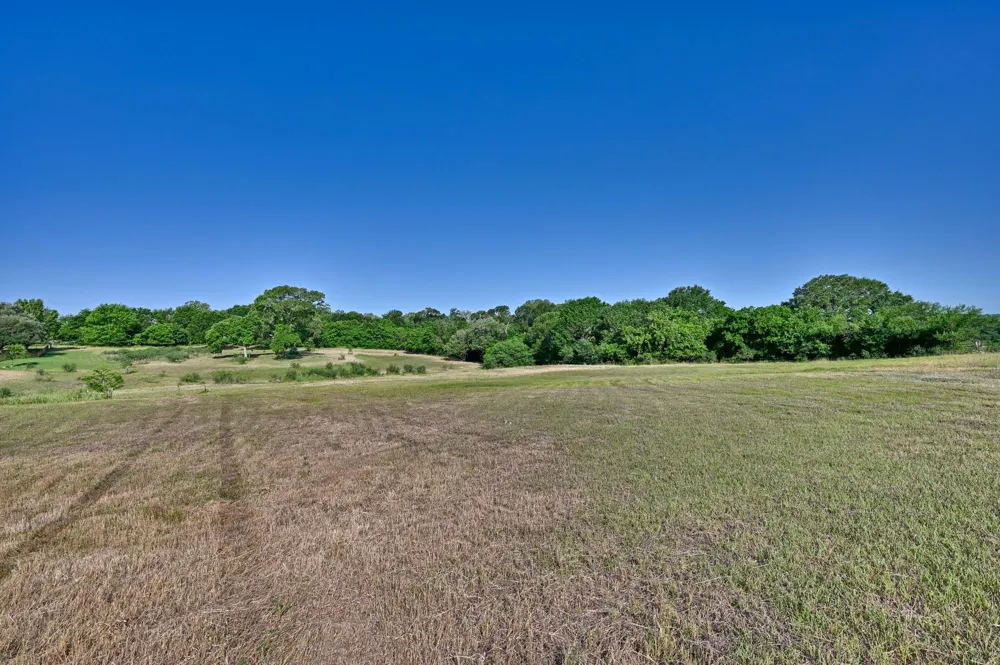 2917 Twisted Oak Drive Brenham, TX 77833