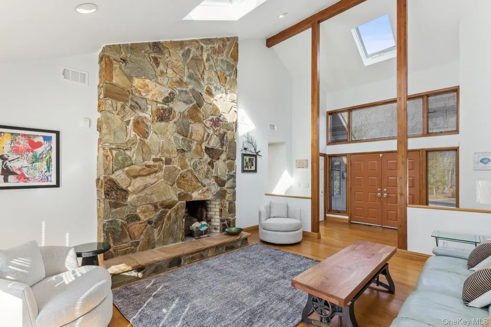 2905 Private Road East Marion, NY 11939