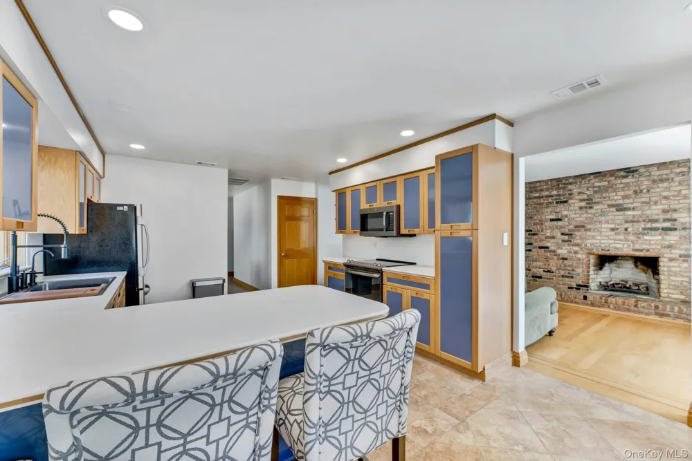 2905 Private Road East Marion, NY 11939