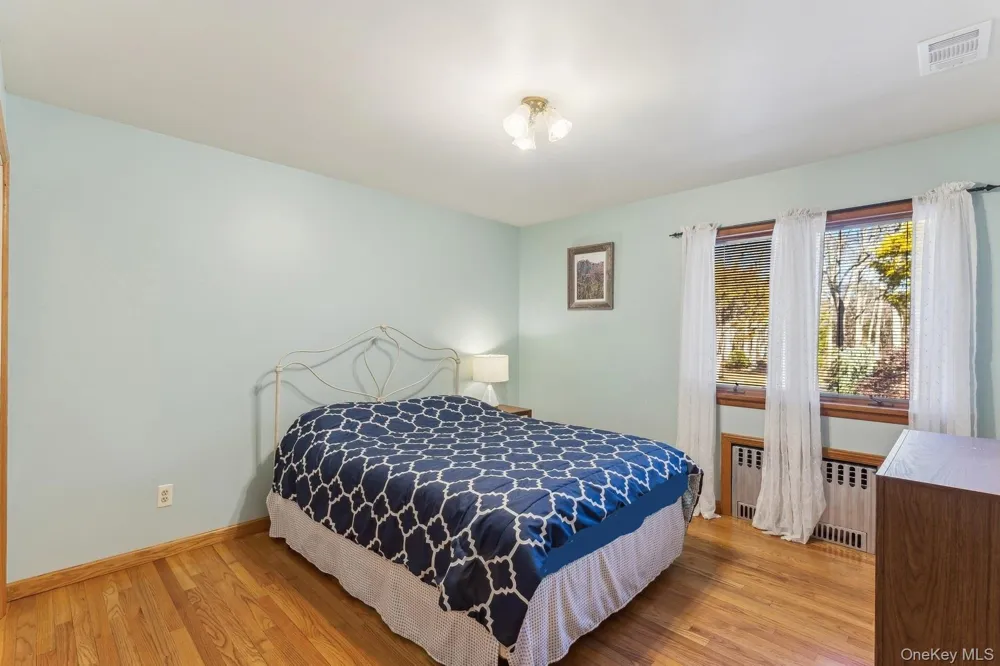 2905 Private Road East Marion, NY 11939