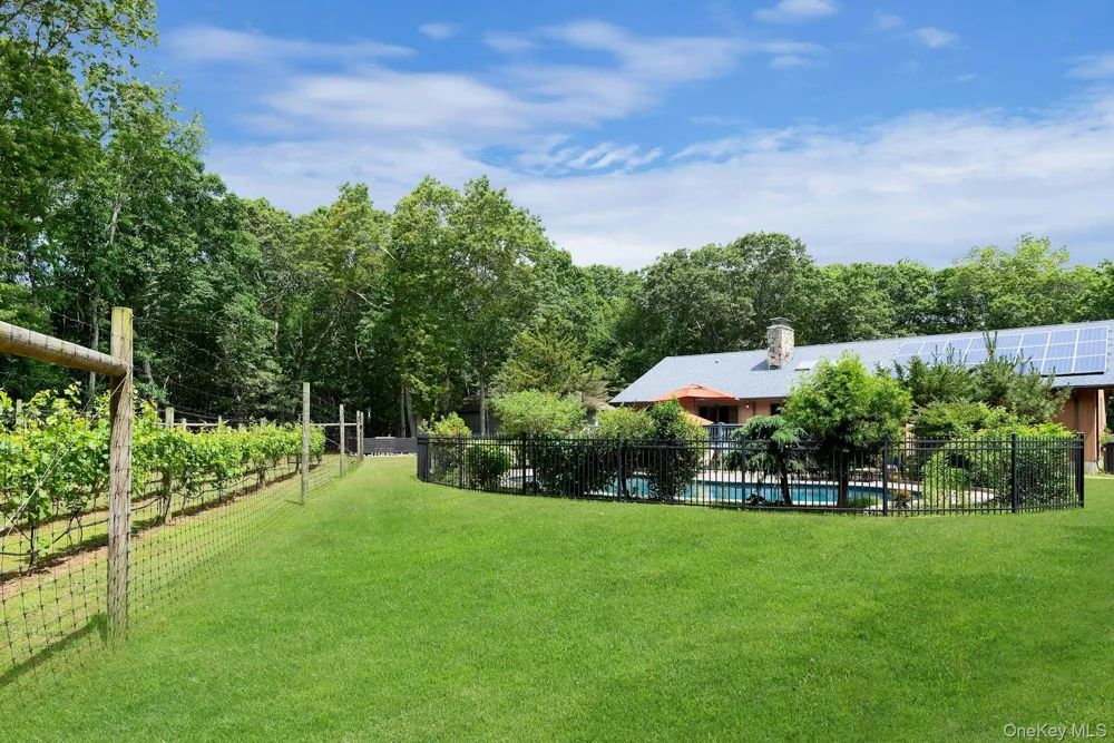 2905 Private Road East Marion, NY 11939