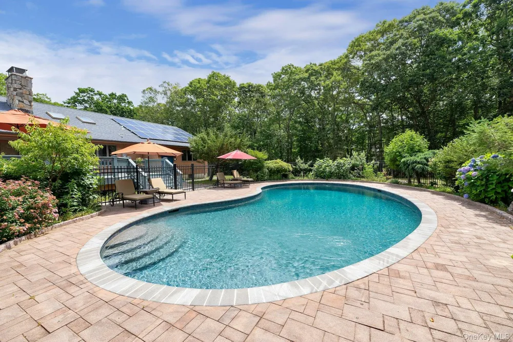 2905 Private Road East Marion, NY 11939