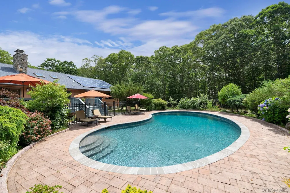 2905 Private Road East Marion, NY 11939