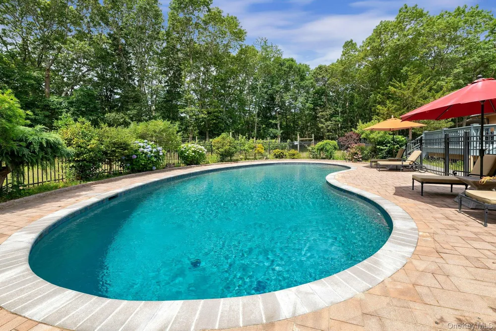 2905 Private Road East Marion, NY 11939