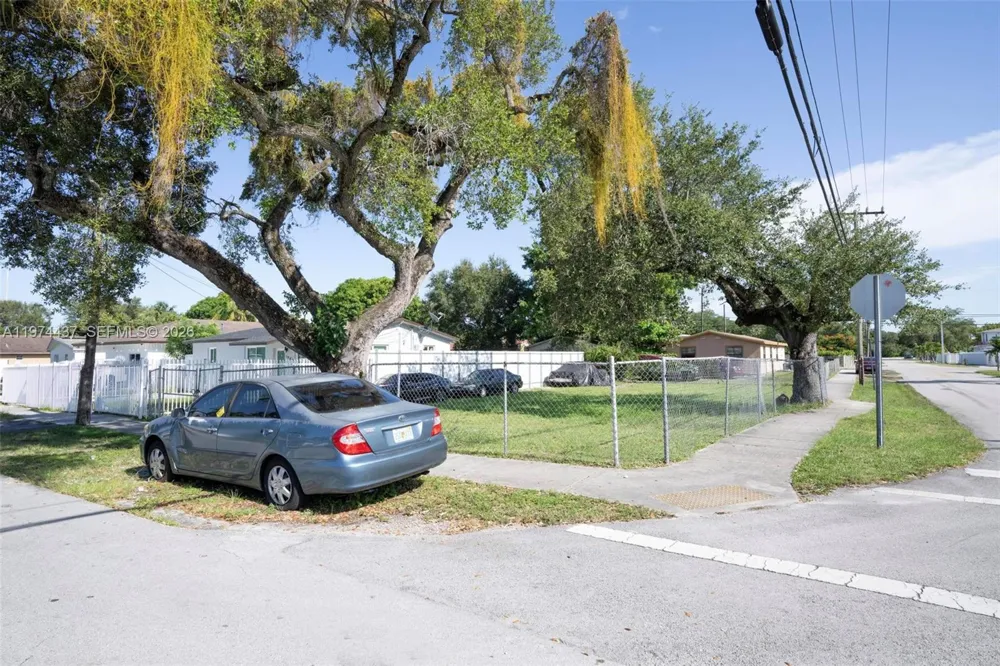 1990 NW 153rd St Miami Gardens, FL 33054