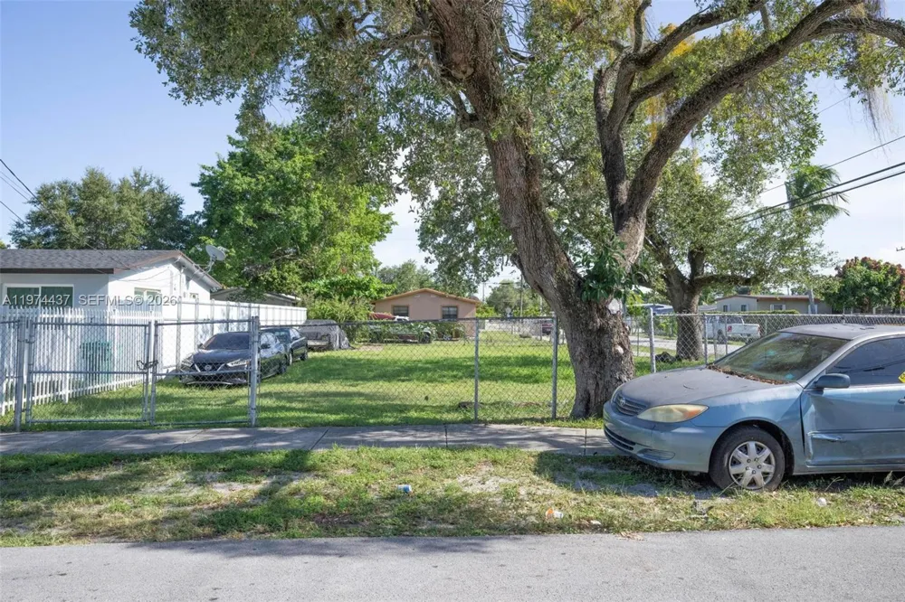 1990 NW 153rd St Miami Gardens, FL 33054