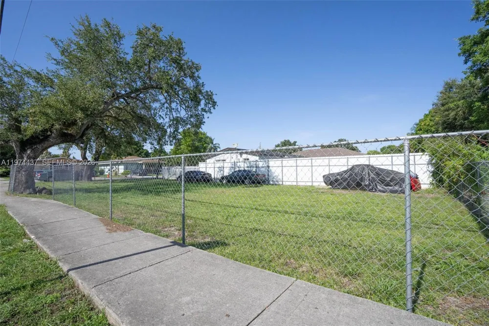 1990 NW 153rd St Miami Gardens, FL 33054