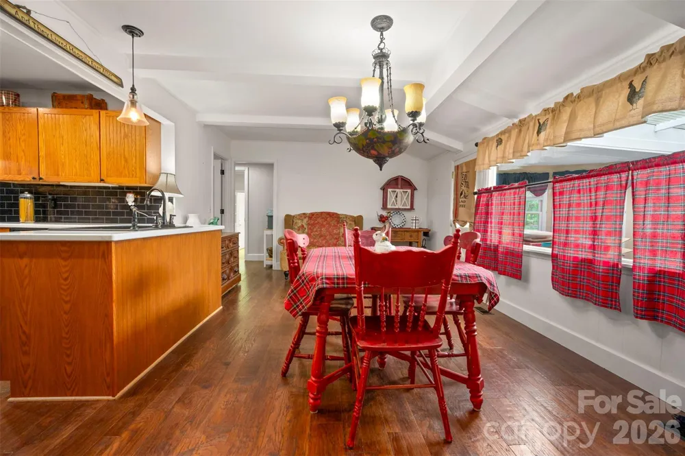 64 Persimmon Hill Drive Columbus, NC 28722