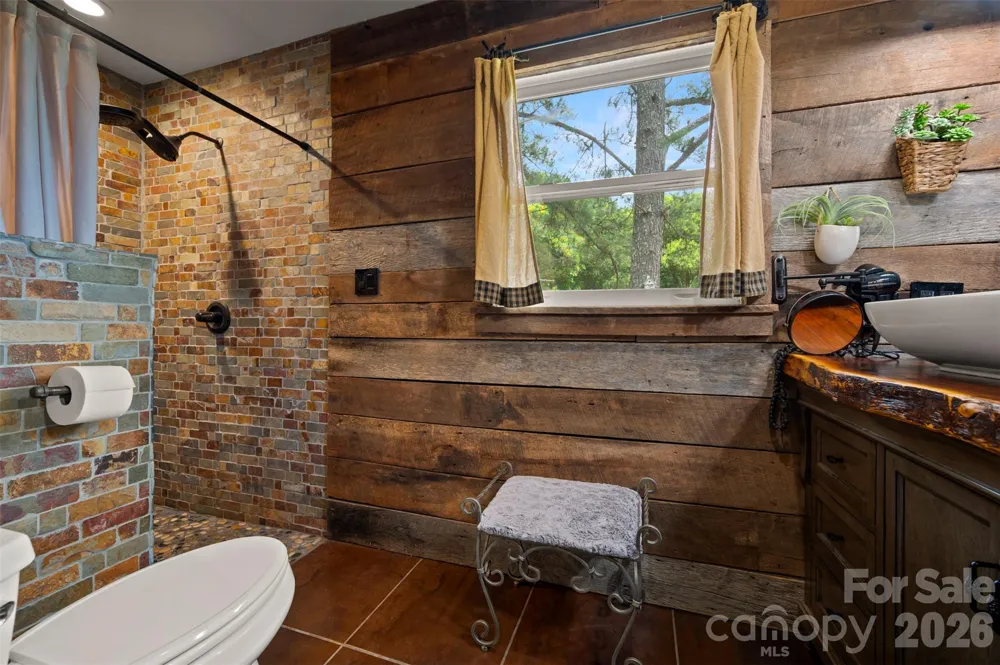 64 Persimmon Hill Drive Columbus, NC 28722