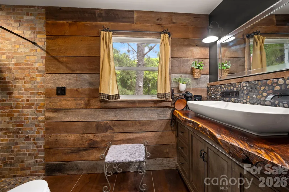 64 Persimmon Hill Drive Columbus, NC 28722