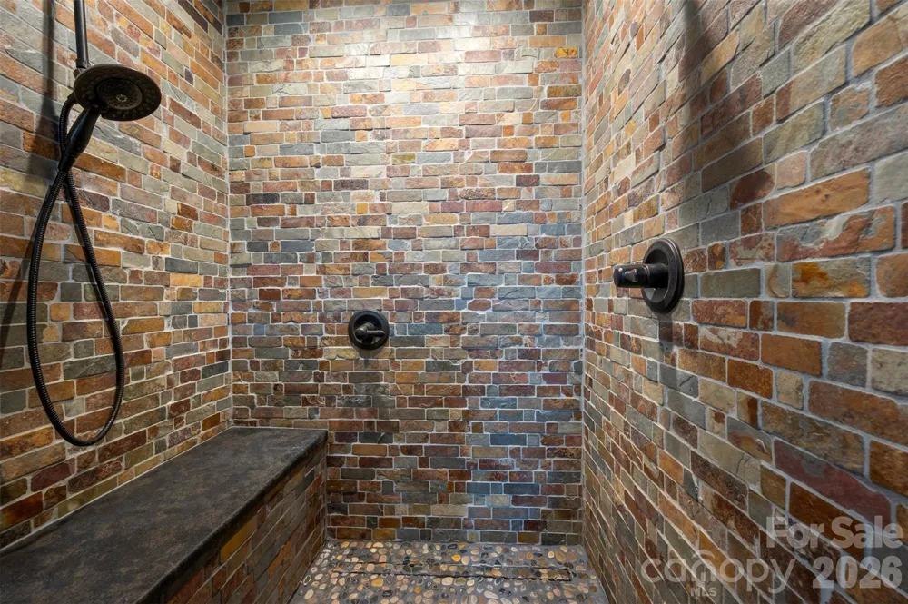 64 Persimmon Hill Drive Columbus, NC 28722
