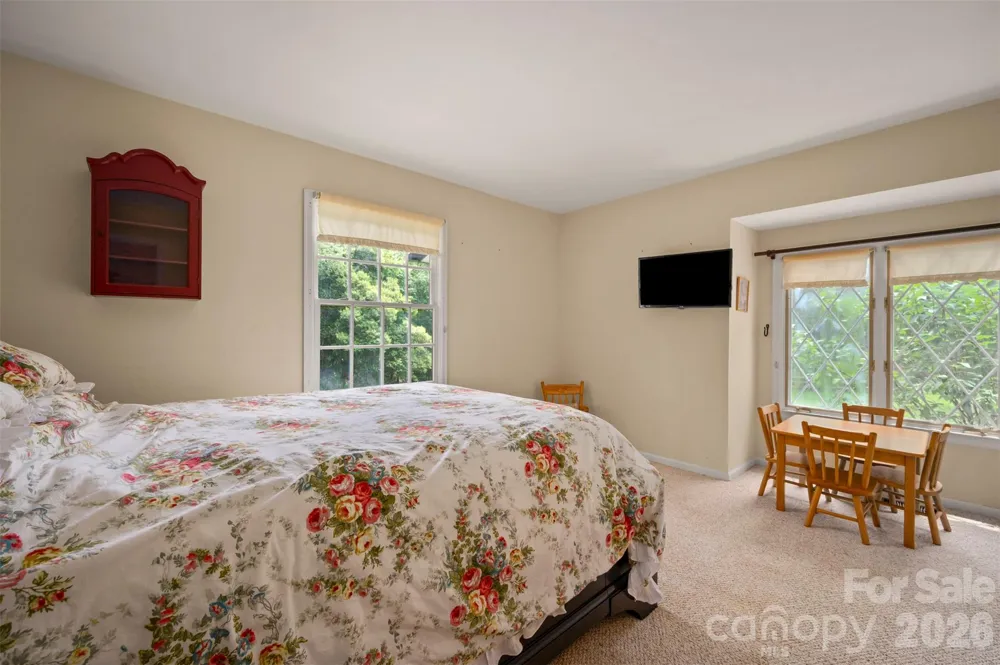 64 Persimmon Hill Drive Columbus, NC 28722