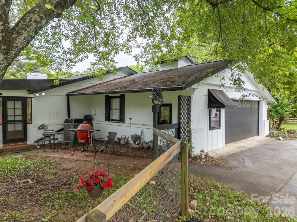 64 Persimmon Hill Drive Columbus, NC 28722