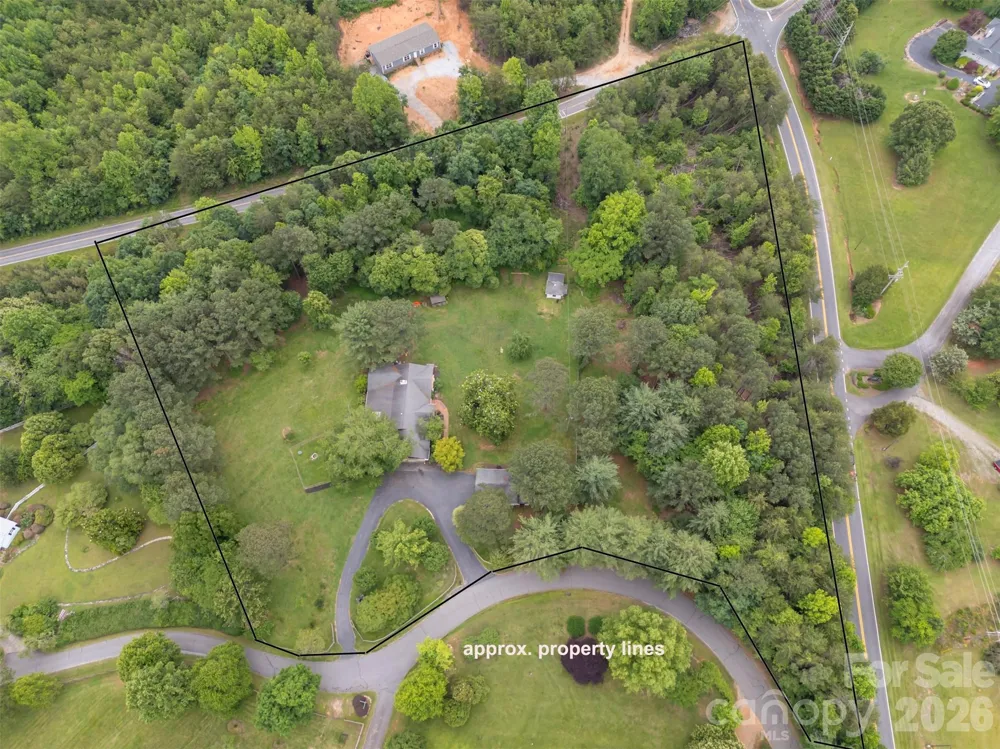 64 Persimmon Hill Drive Columbus, NC 28722