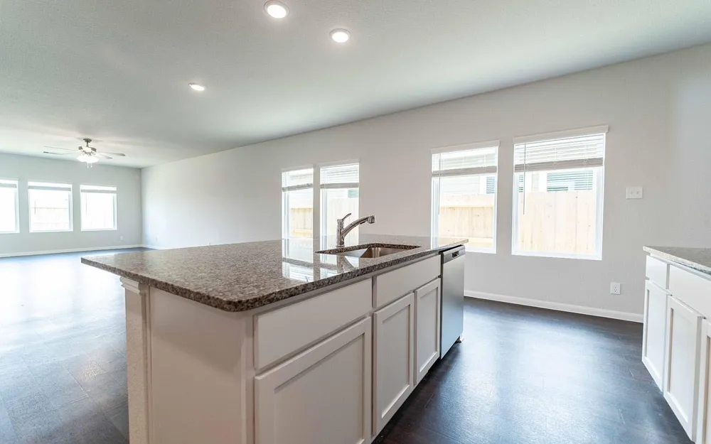 4315 Maple Root Lane Pinehurst, TX 77362