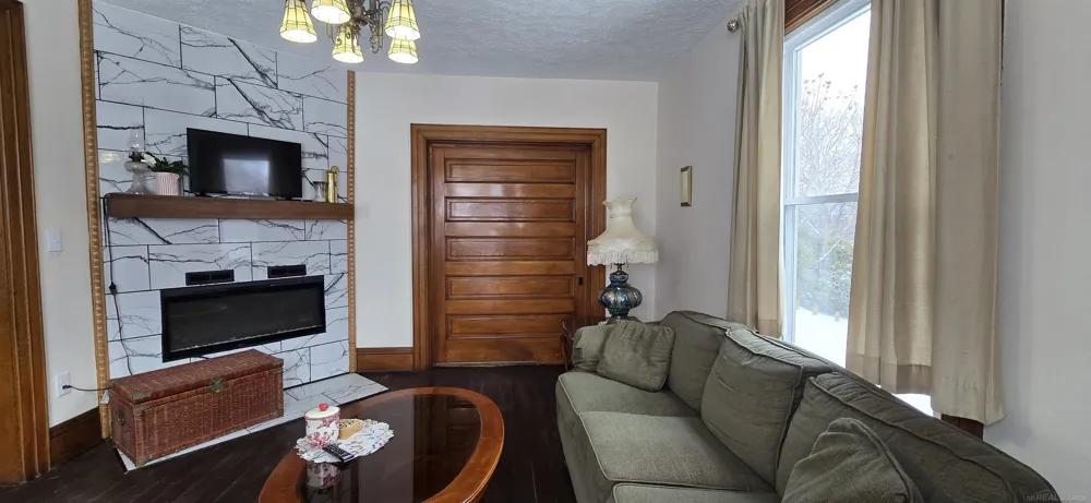 205 S Dettman Road Leoni Township, MI 49203