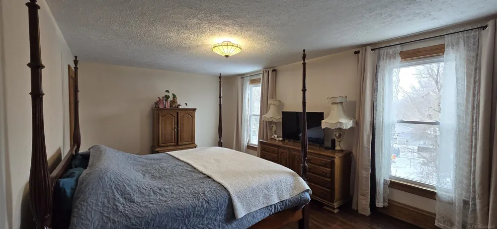 205 S Dettman Road Leoni Township, MI 49203