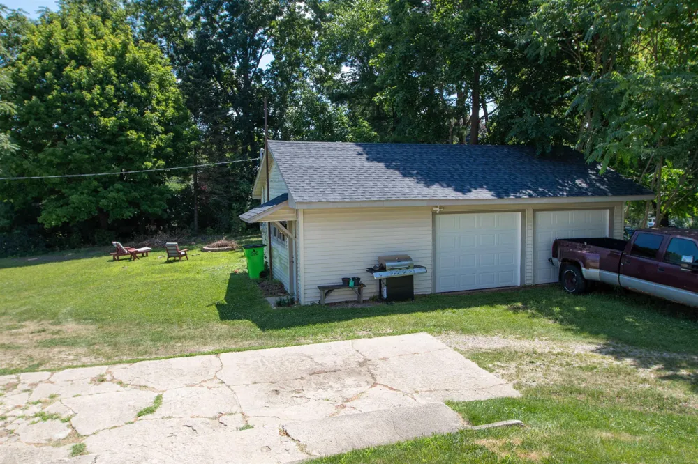205 S Dettman Road Leoni Township, MI 49203