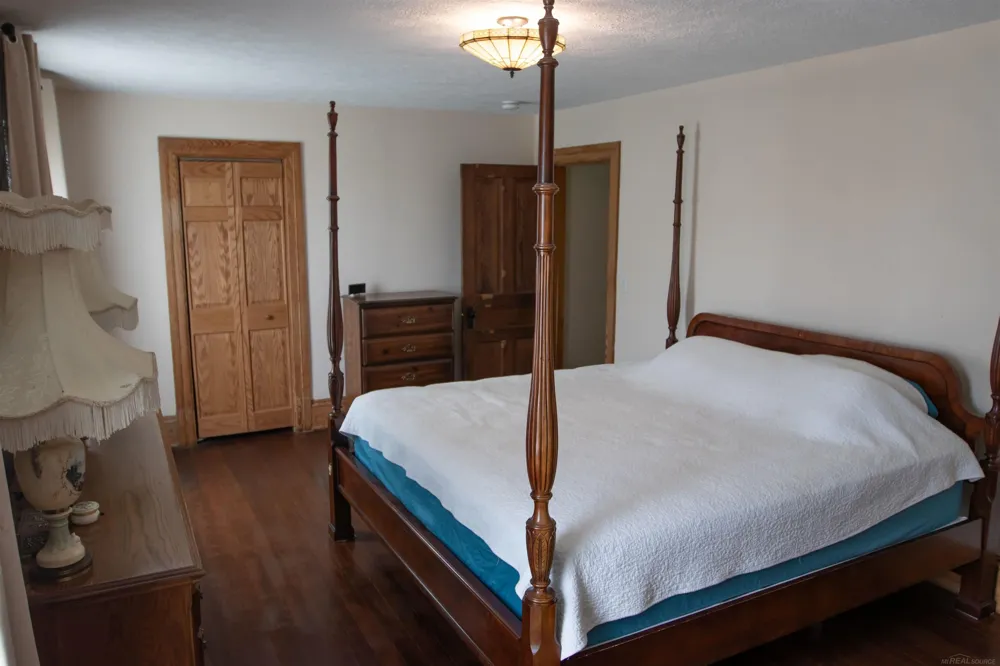 205 S Dettman Road Leoni Township, MI 49203