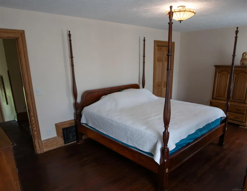 205 S Dettman Road Leoni Township, MI 49203
