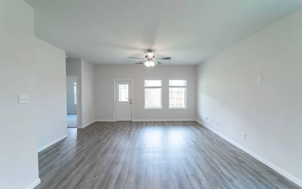 4326 Maple Root Lane Pinehurst, TX 77362