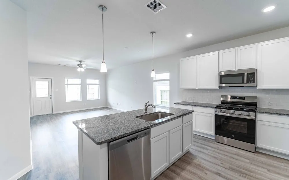 4326 Maple Root Lane Pinehurst, TX 77362