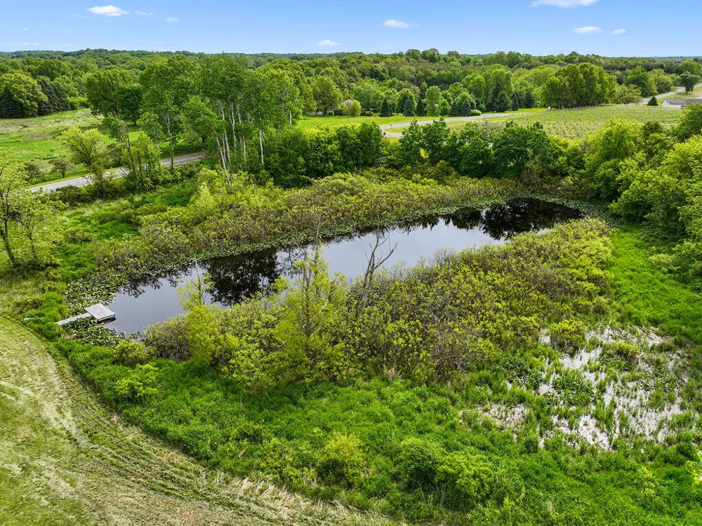 438 E Snow Road Baroda, MI 49101