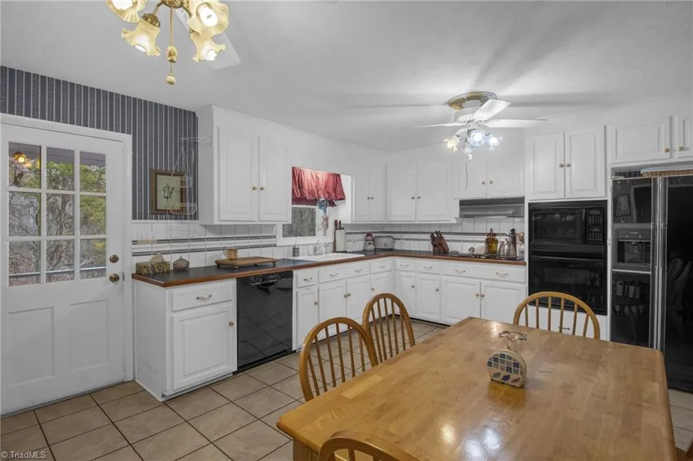 5630 Clinedale Court Pfafftown, NC 27040