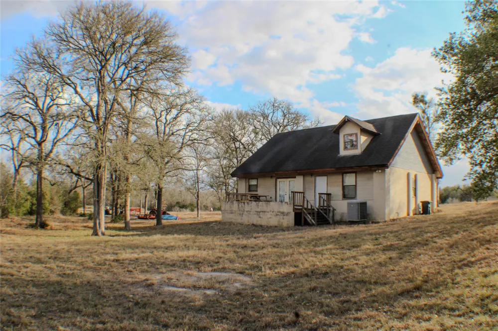 158 Synergy Drive #C Bastrop, TX 78602