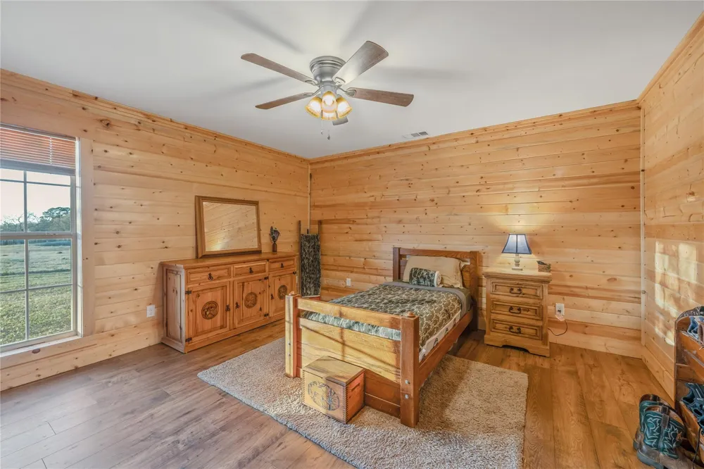 6751 Cr 4710 Larue, TX 75770