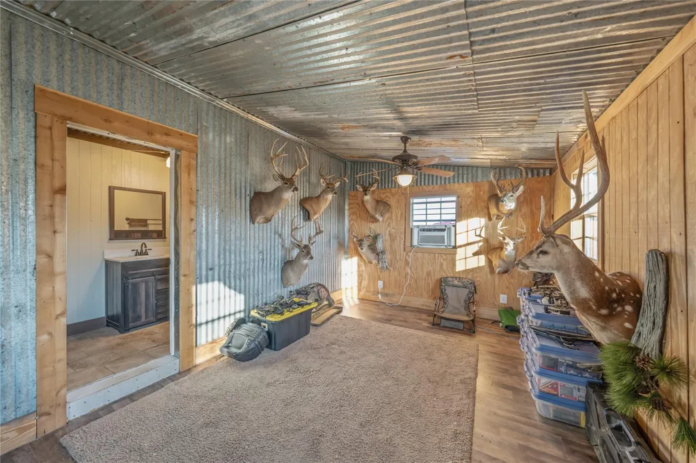 6751 Cr 4710 Larue, TX 75770