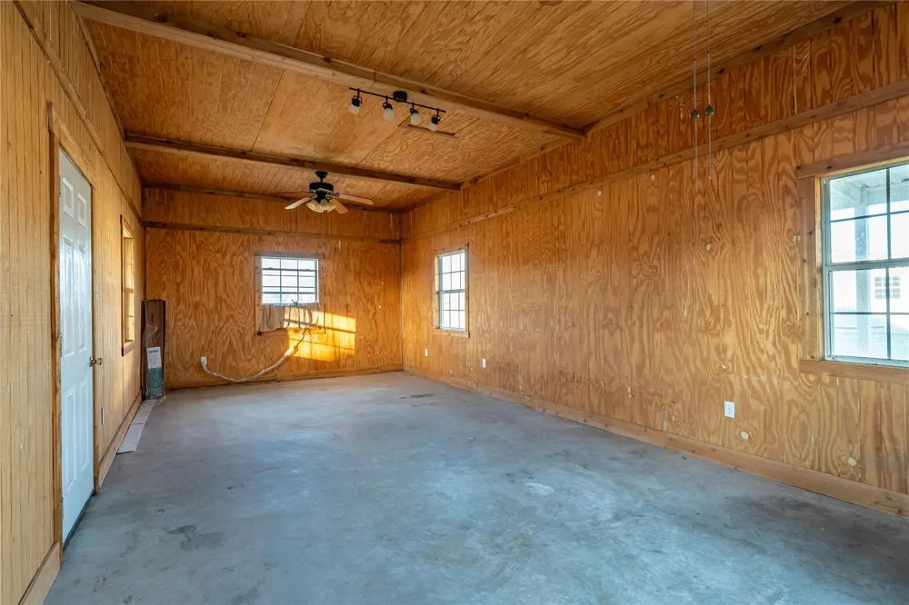 6751 Cr 4710 Larue, TX 75770