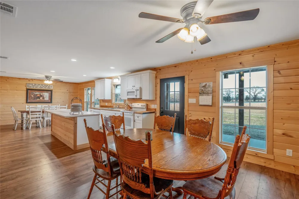6751 Cr 4710 Larue, TX 75770