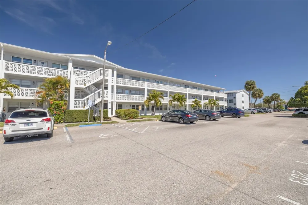 1001 77TH AVENUE #112 St Petersburg, FL 33702