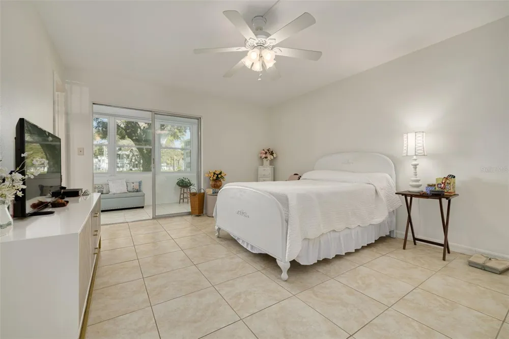 1001 77TH AVENUE #112 St Petersburg, FL 33702