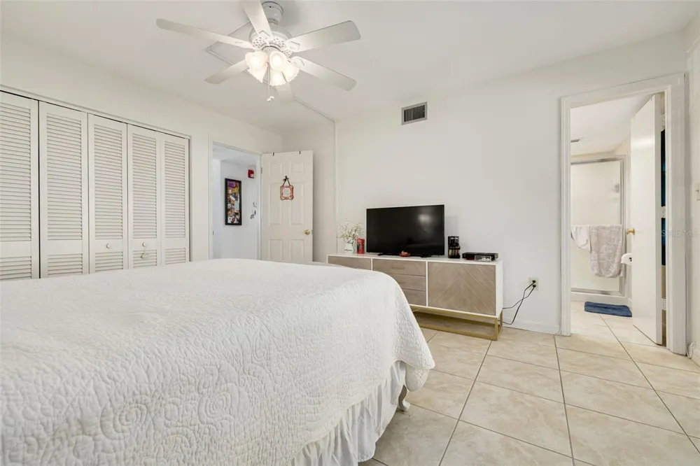 1001 77TH AVENUE #112 St Petersburg, FL 33702