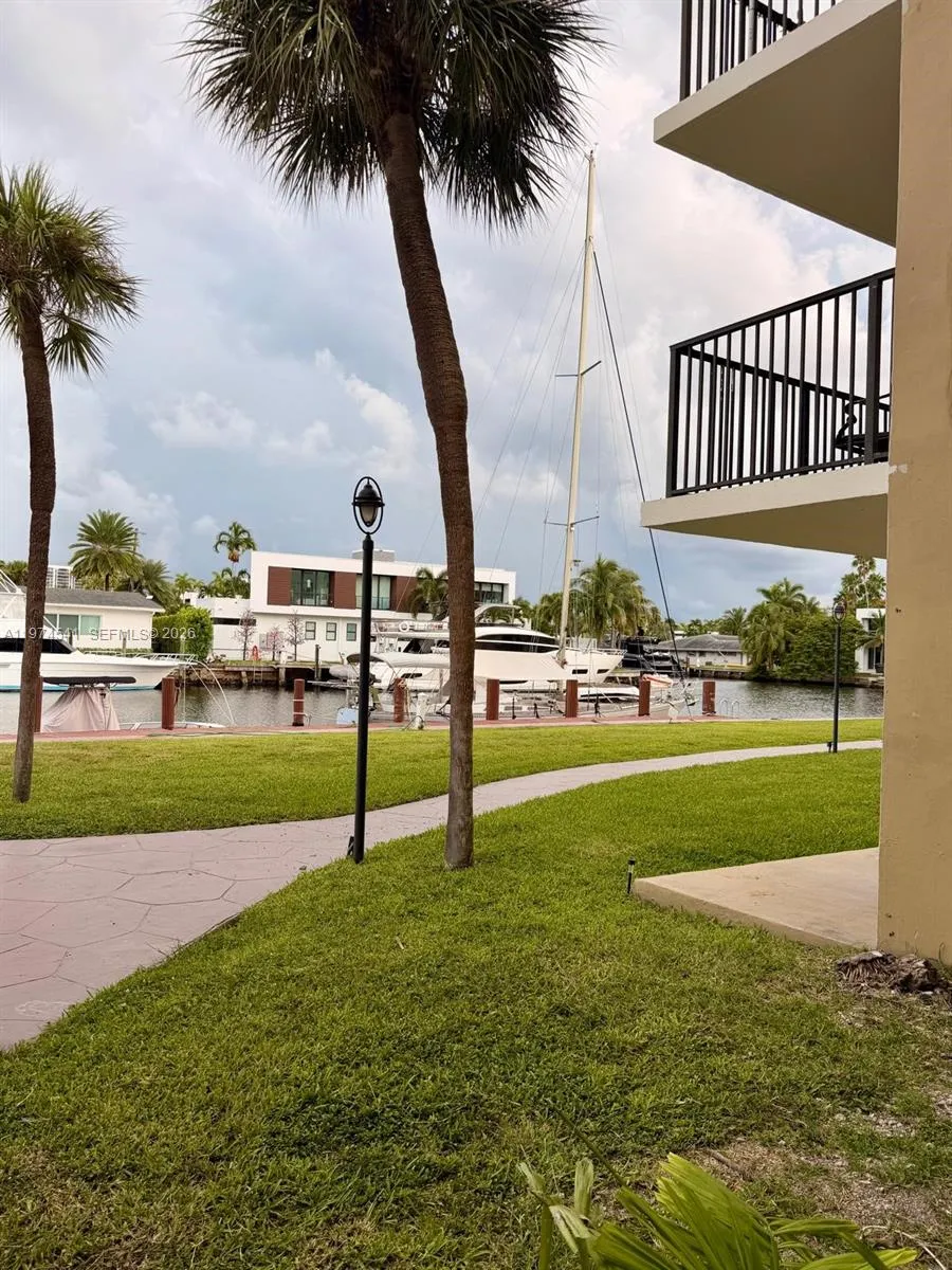 301 Golden Isles Dr #109 Hallandale Beach, FL 33009