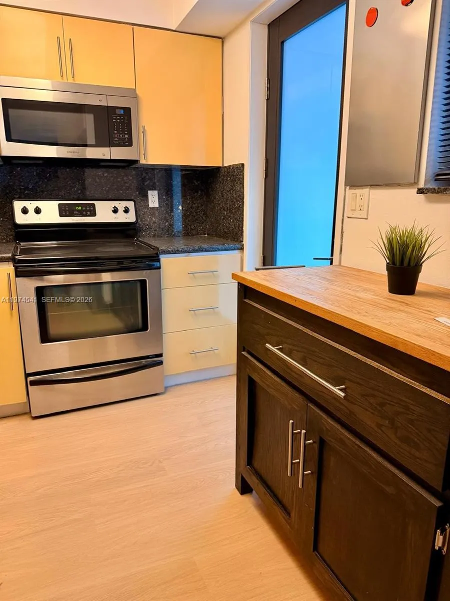 301 Golden Isles Dr #109 Hallandale Beach, FL 33009